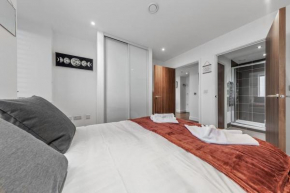 New Apartment 20 mins from Waterloo London BP36